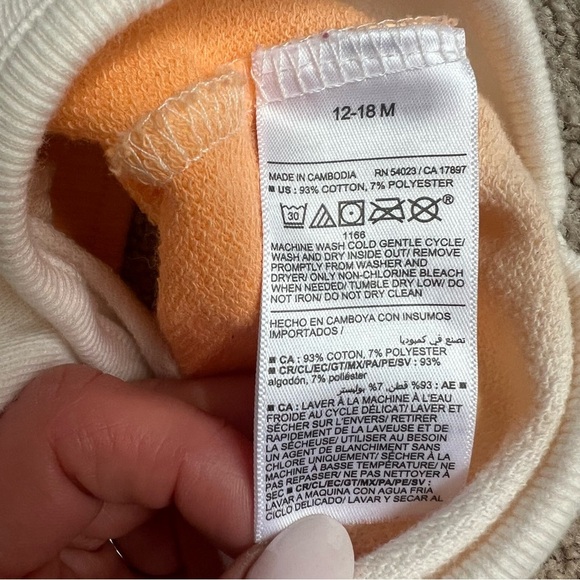 NWOT OLD NAVY ORANGE AND WHITE CREWNECK AND SHORT SET SIZE 12-18MO - Picture 12 of 12